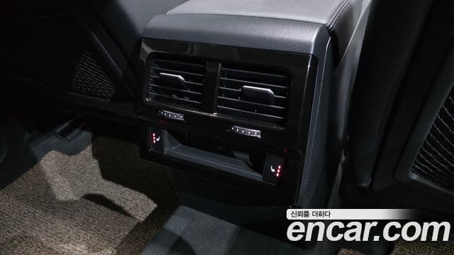 Volkswagen Touareg 2023 — Photo 36/36