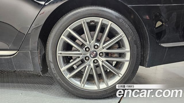 Kia The K9 2020 — Photo 31/39