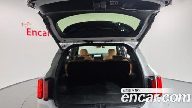 Kia Sorento 2021 — Фото 18/20