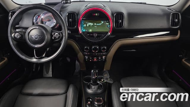Mini Cooper D Countryman 2018 — Фото 7/20