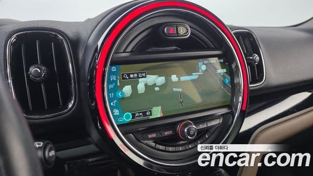 Mini Cooper D Countryman 2018 — Фото 14/20