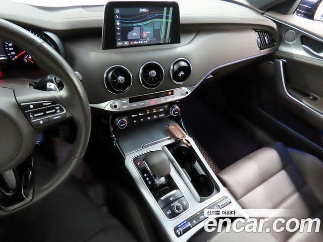 Kia Stinger 2019 — Фото 17/20