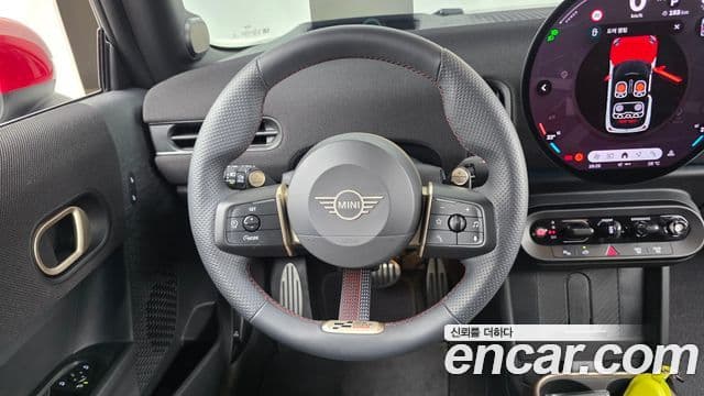 Mini Cooper S 2025 — Фото 13/20