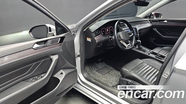 Volkswagen Passat GT 2021 — Фото 10/20