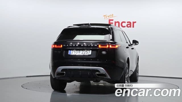 Land Rover Range Rover Velar 2022 — Фото 4/20