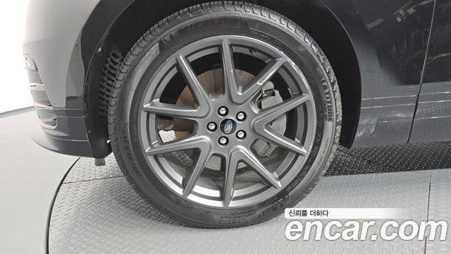 Land Rover Range Rover Velar 2022 — Фото 5/20
