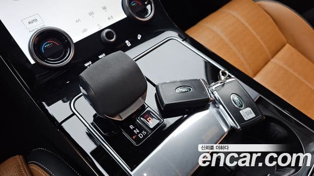 Land Rover Range Rover Velar 2022 — Фото 9/20