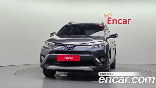 Toyota RAV4 2018 — Фото 3/20