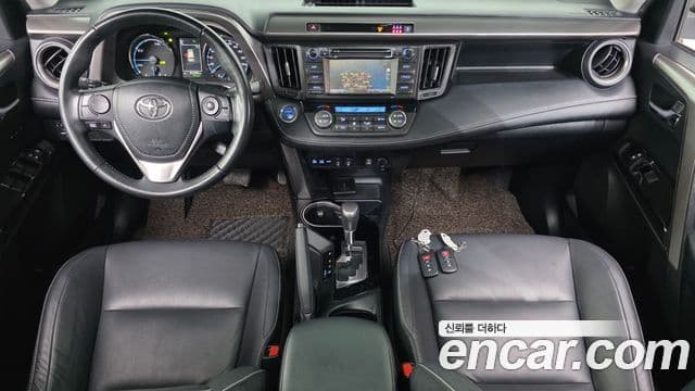 Toyota RAV4 2018 — Фото 7/20