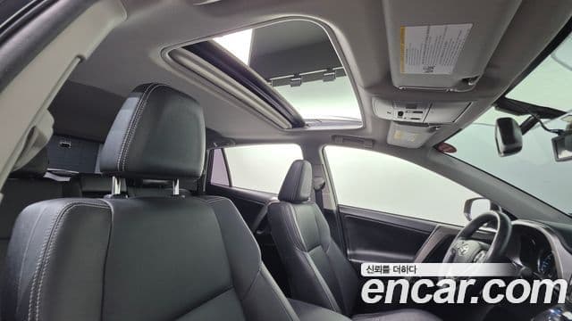 Toyota RAV4 2018 — Фото 20/20