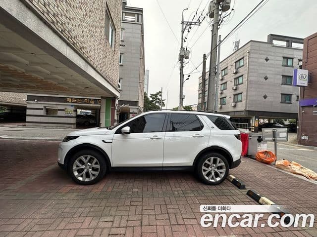 Land Rover Discovery Sport 2023 — Фото 2/18