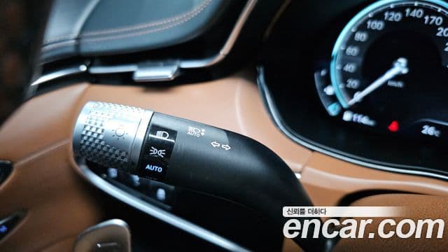 Genesis GV70 2023 — Şəkil 9/34