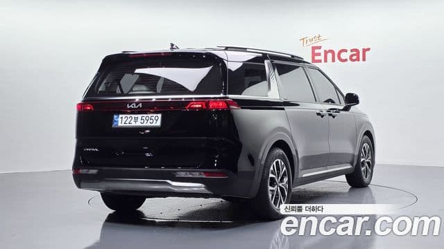 Kia Carnival 2023 — Фото 2/20