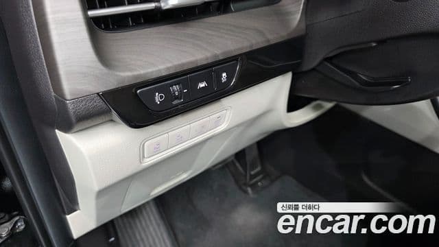 Kia Carnival 2023 — Фото 17/20
