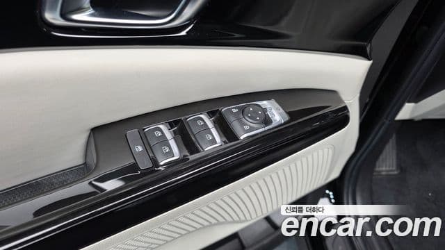 Kia Carnival 2023 — Фото 19/20