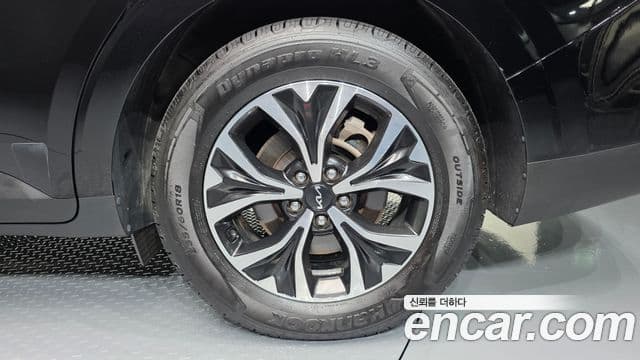Kia Carnival 2023 — Şəkil 15/33