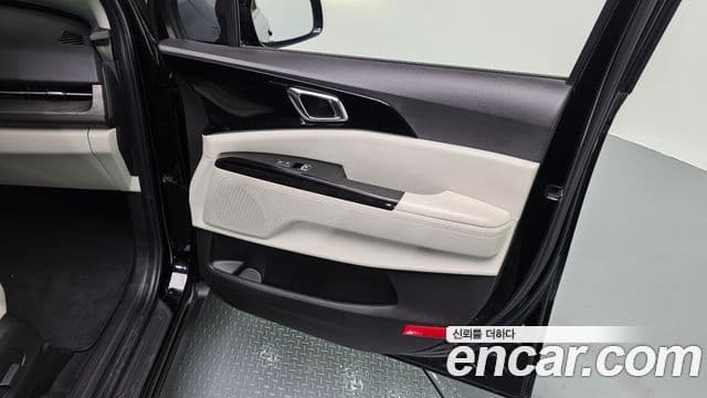 Kia Carnival 2023 — Şəkil 33/33