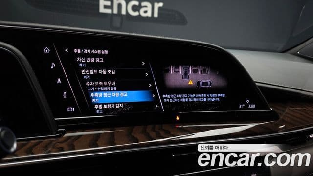 Cadillac Escalade 2021 — Фото 18/20