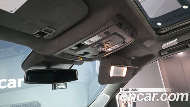 Cadillac Escalade 2021 — ფოტო 19/38