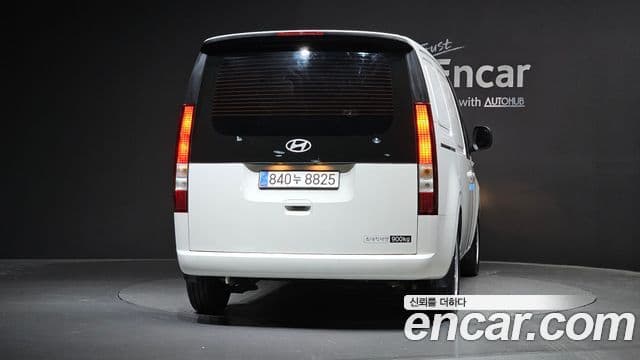 Hyundai Staria 2025 — Фото 4/20