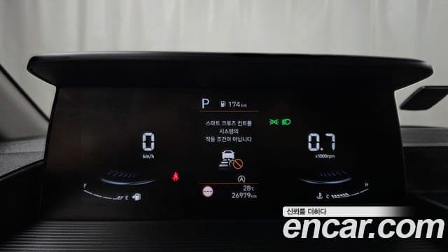 Hyundai Staria 2025 — Фото 8/20