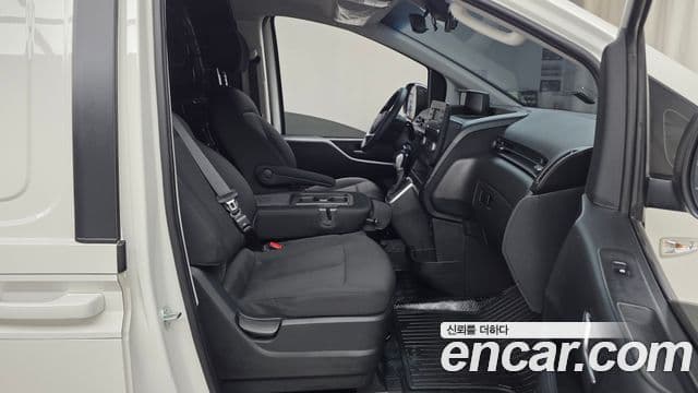 Hyundai Staria 2025 — Фото 12/20