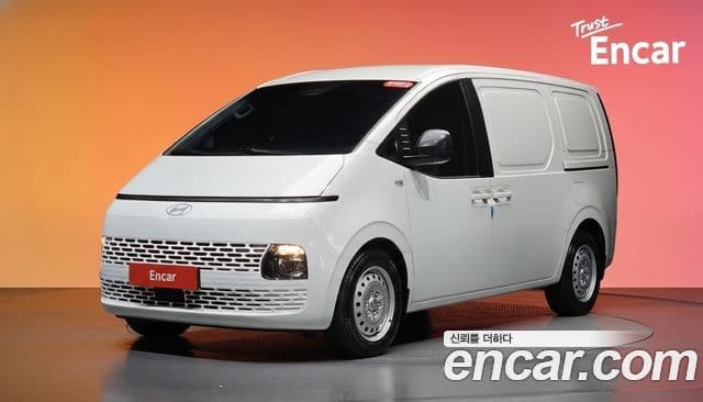 Hyundai Staria 2025 — Фото 1/20