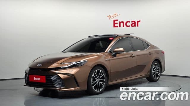 Toyota Camry 2025 — Photo 16/34