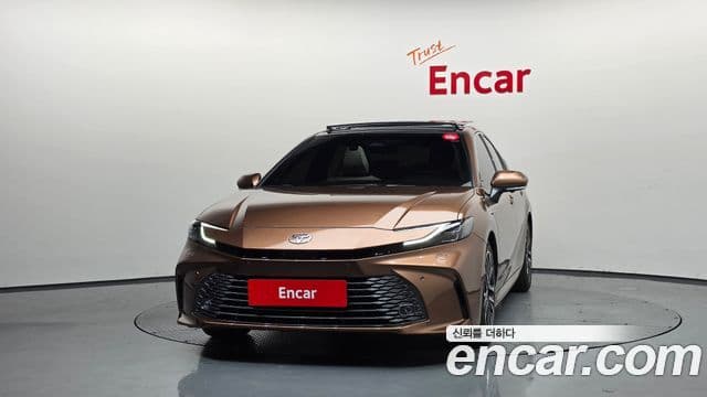 Toyota Camry 2025 — Photo 15/34