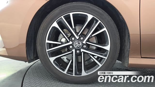 Toyota Camry 2025 — Photo 9/34