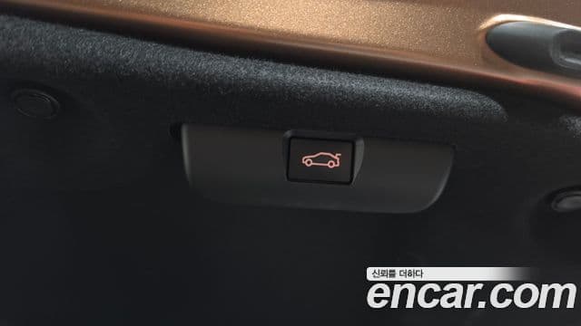 Toyota Camry 2025 — Photo 33/34