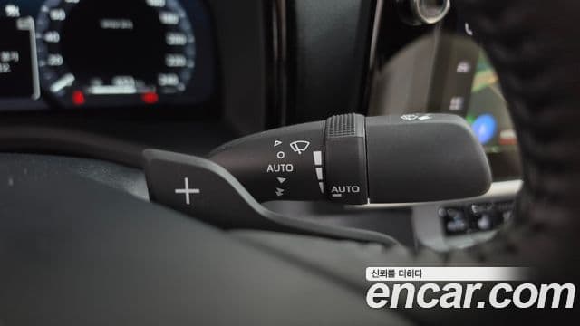 Toyota Camry 2025 — Photo 24/34