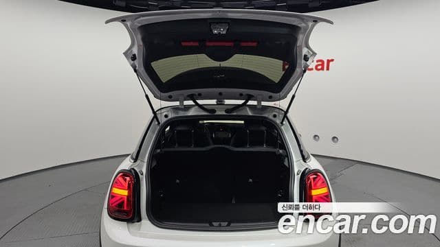 Mini Cooper Electric 2023 — ფოტო 6/31