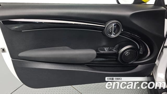 Mini Cooper Electric 2023 — ფოტო 3/31