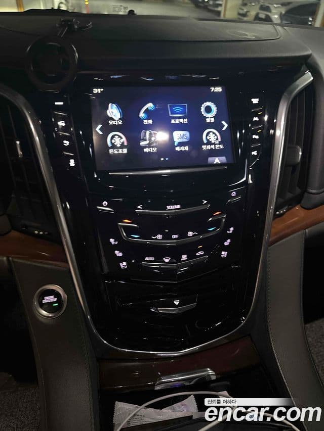 Cadillac Escalade 2019 — Фото 7/20