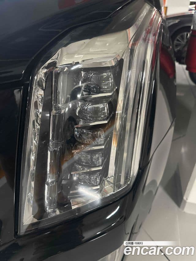 Cadillac Escalade 2019 — Фото 13/20