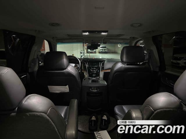 Cadillac Escalade 2019 — Фото 16/20