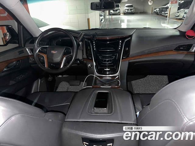 Cadillac Escalade 2019 — Фото 18/20