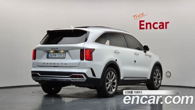 Kia Sorento 2021 — Фото 2/20
