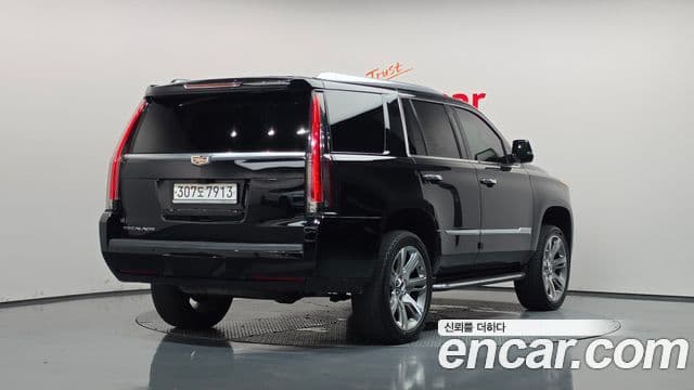 Cadillac Escalade 2019 — Фото 2/20