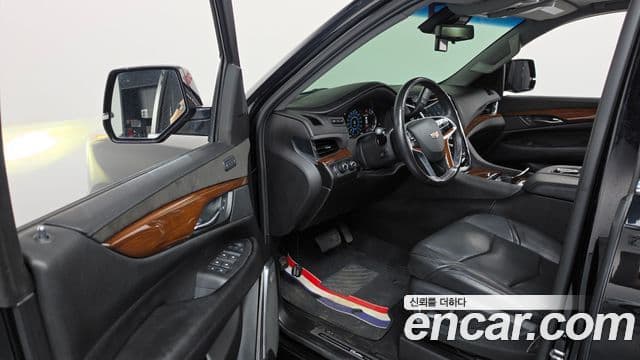 Cadillac Escalade 2019 — Фото 10/20
