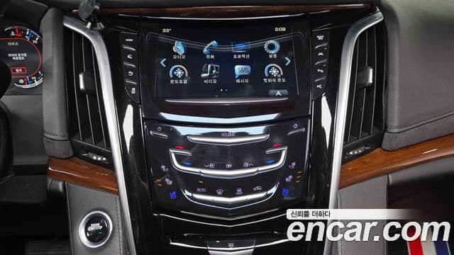Cadillac Escalade 2019 — Фото 12/20