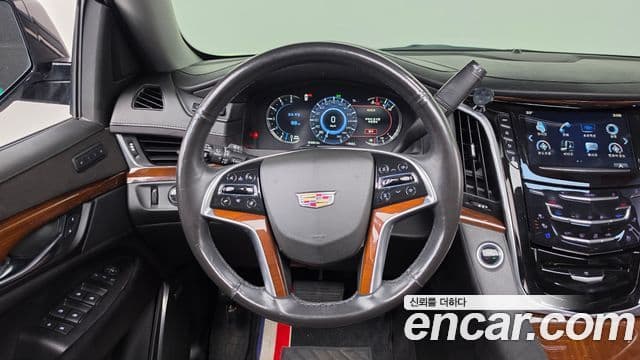 Cadillac Escalade 2019 — Фото 13/20
