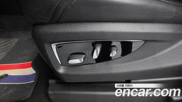 Cadillac Escalade 2019 — ფოტო 18/41