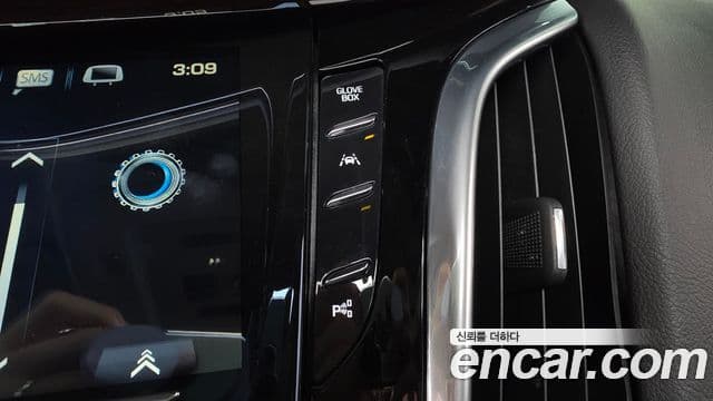 Cadillac Escalade 2019 — ფოტო 40/41