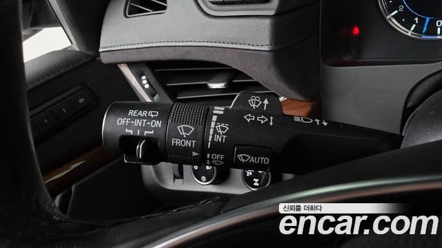 Cadillac Escalade 2019 — ფოტო 41/41