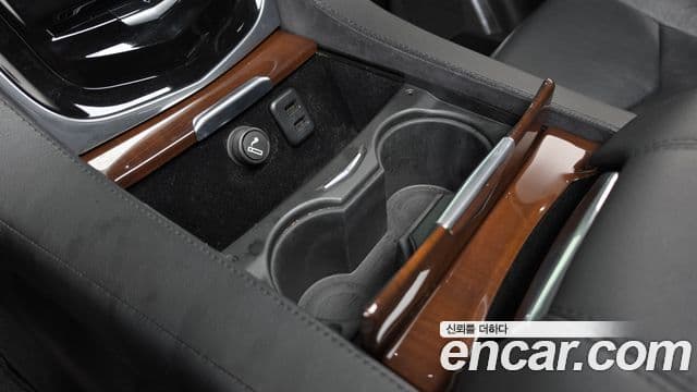 Cadillac Escalade 2019 — ფოტო 33/41