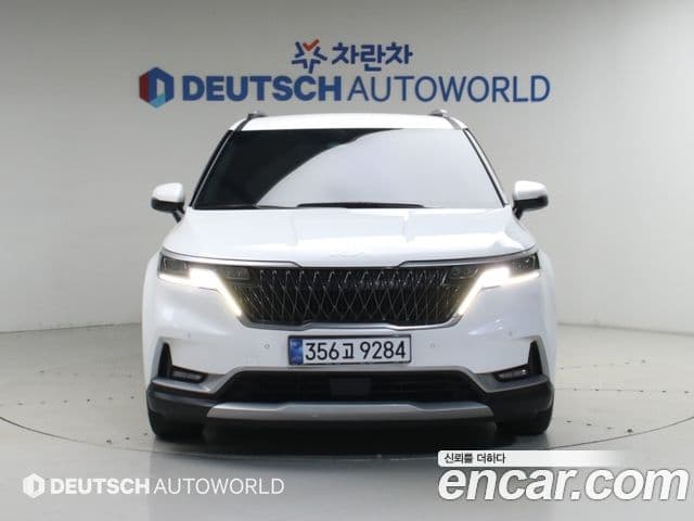Kia Carnival 2023 — Фото 1/12