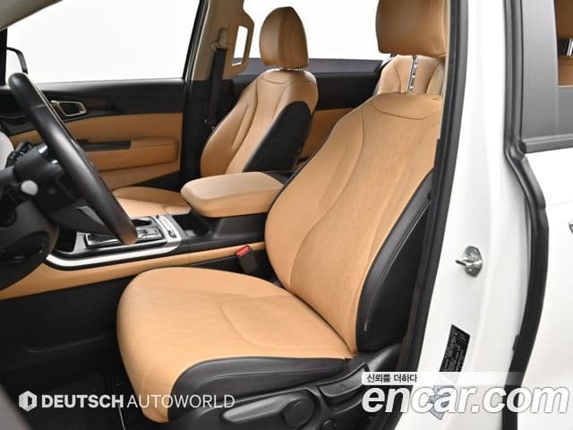 Kia Carnival 2023 — Фото 11/12