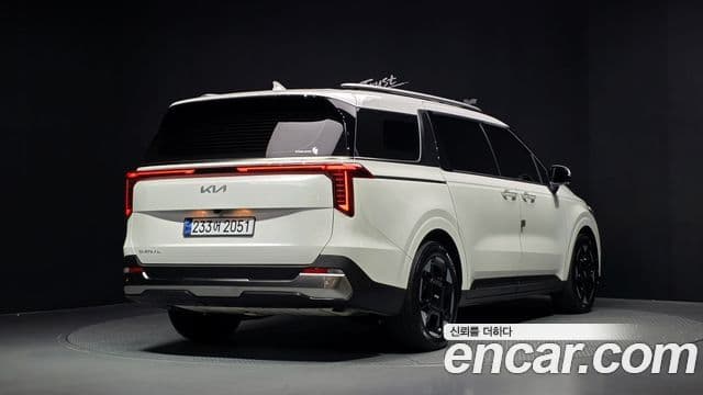 Kia Carnival 2023 — Фото 2/20